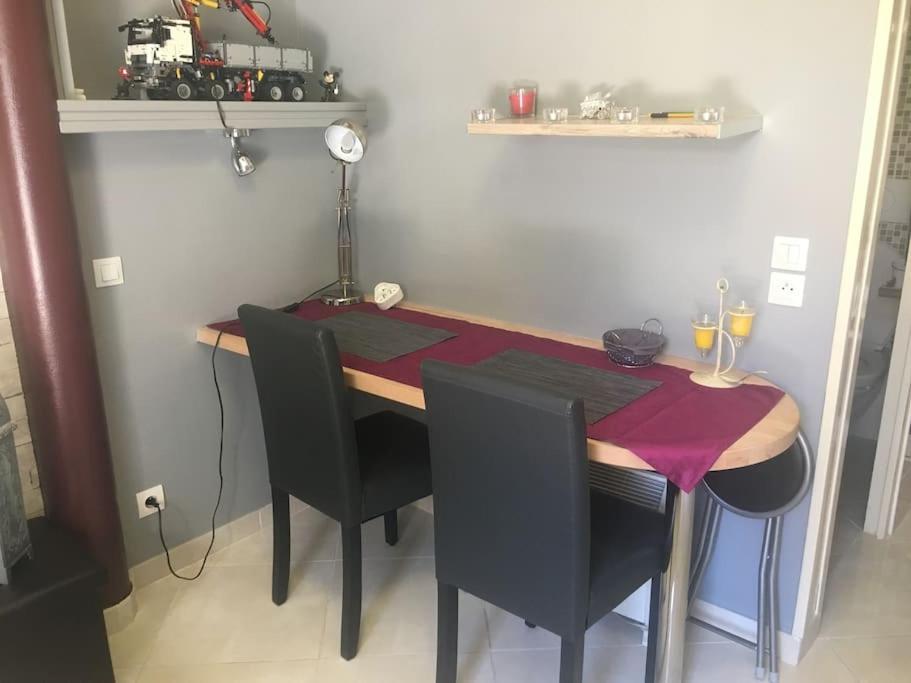 Studio Ideal Pour Deux Voyageurs Sur 马赛 外观 照片